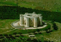 Кастель дель Монте, замок Барлетта и замок Трани